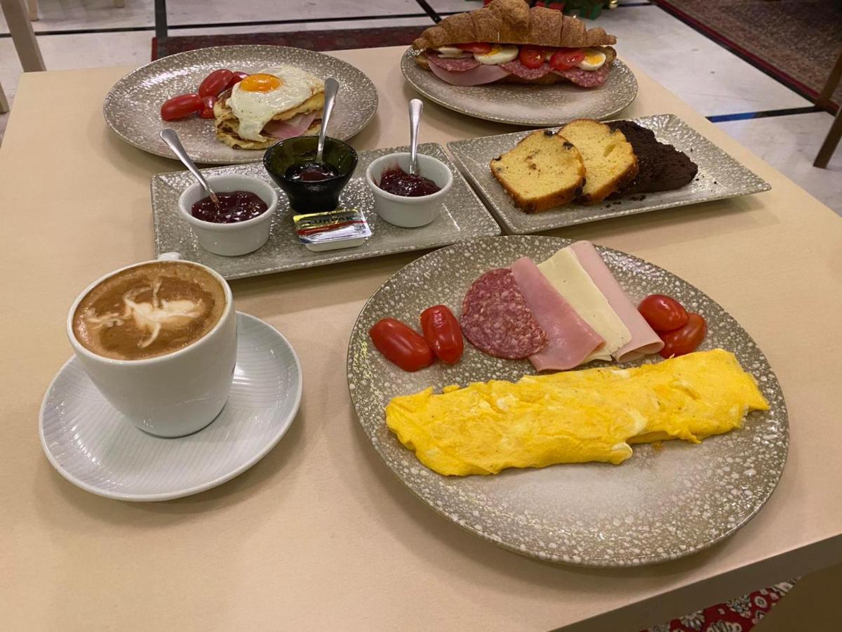 Hotel Tsarsi カストリア エクステリア 写真
