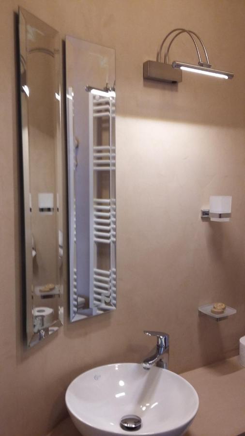 Hotel Tsarsi カストリア エクステリア 写真